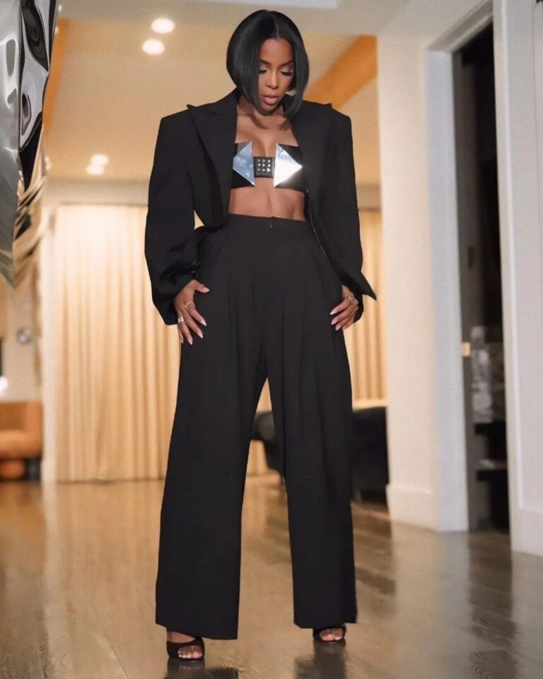 Kelly Rowland Wore a Black Giuseppe Di Morabito Look with a Metal Ashton Michael Bra and Black Ricagno Heels 6