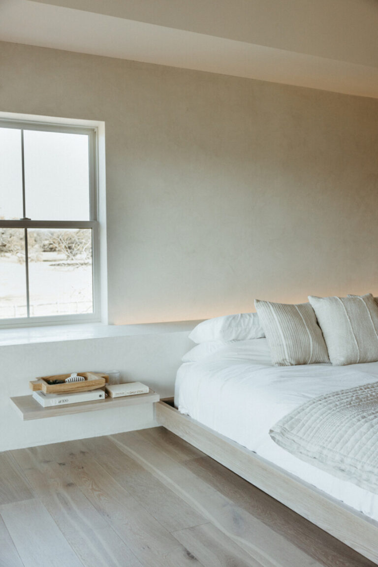 minimalist bedroom calming bedroom colors 865x1298