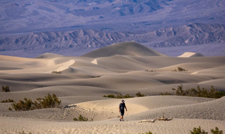 1465913 me death valley extreme heat 22 brv