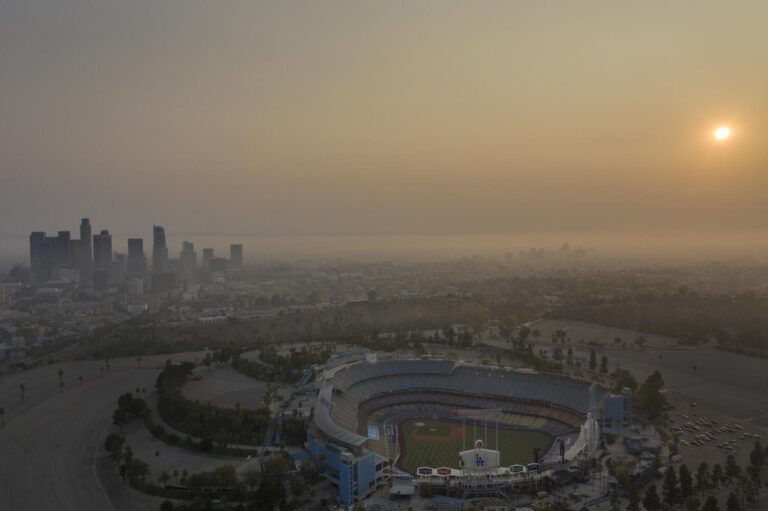 la photos 1staff 613218 la me drone landmarks poor air quality 4 ajs