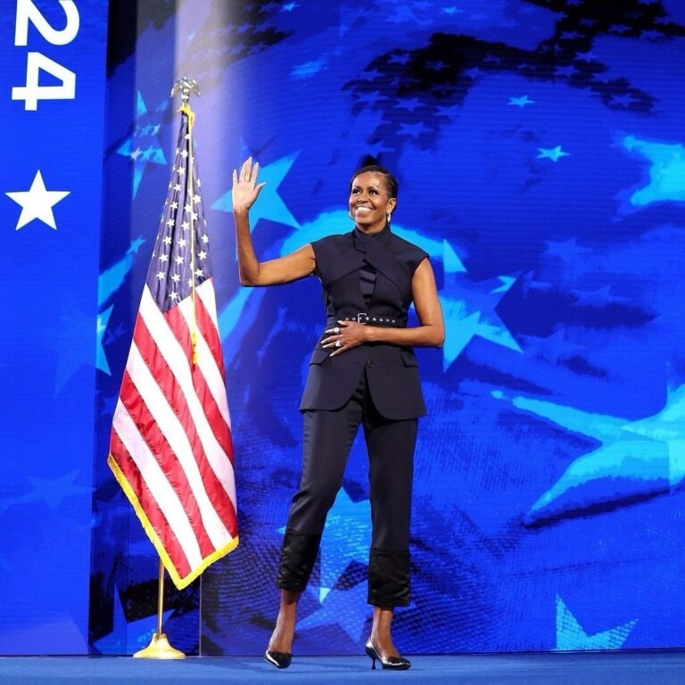 888 Michelle Obama Wears Navy Monse Power Suit to Speak at the 2024 Democratic National Convention