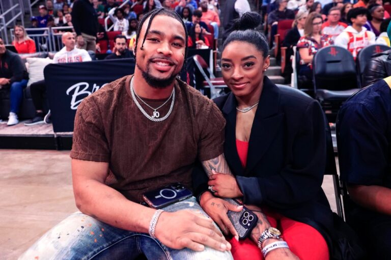 Simone Biles Husband Jonathan Owens Supports Her at the Olympics