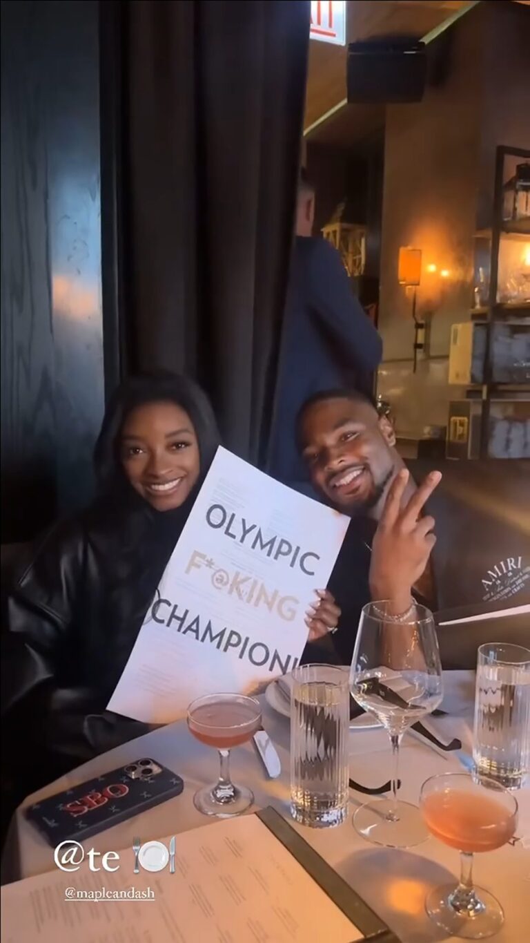 Simone Biles Poses With Olympic F–king Champion and Jonathan Owens 01 2024