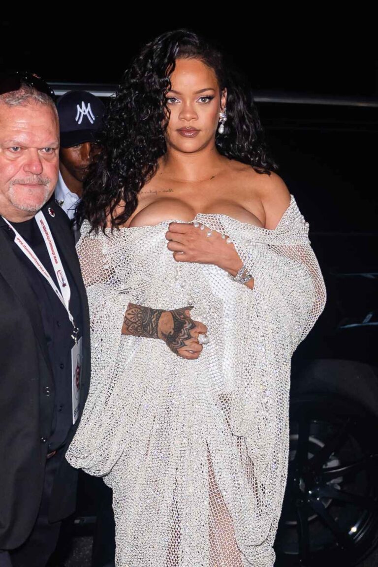 Rihanna Glitters at NYFW