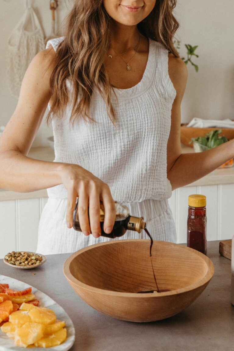 hostess prepping salad 865x1297