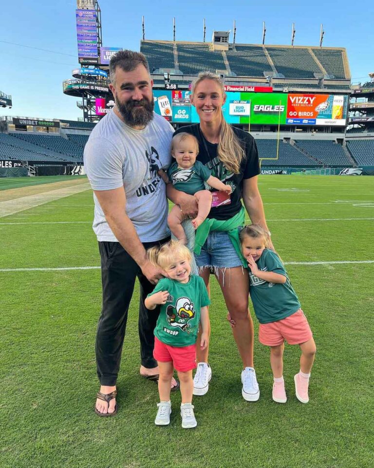 Jason Kelce Opens Up About Wife Kylie Kelce s Pregnancy With Their 4th Baby Girl 499