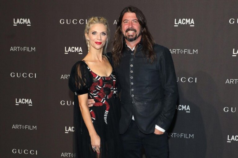 Dave Grohl and Wife Will Spend Christmas As a Family After Paternity Scandal 1