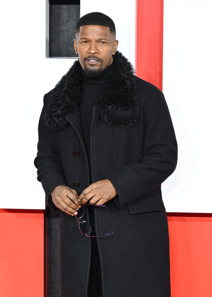 Jamie Foxx Is Recovering After a Glass Hit Him and Required Stitches 01 2024