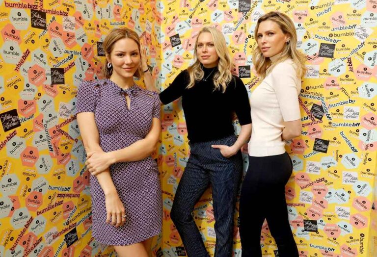 Katharine McPhee Praises Stepdaughters Erin and Sara Foster for Nobody Wants This Success 313