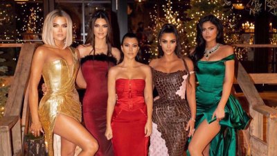 Kourtney Kardashian Hosts This Years Kardashian Family Christmas Party 01 1