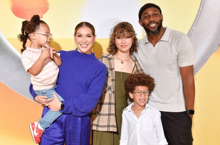 Allison Holkers Daughter Defends Her Says tWitch Literally Raised Me 03 2025