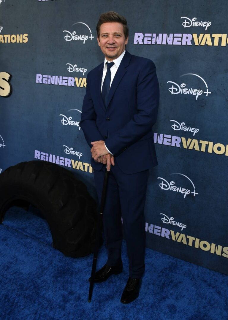 Jeremy renner marks 2 years since snow plow accident that nearly killed im 1481521830