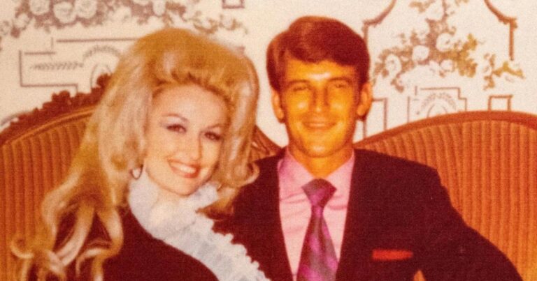 2 Dolly Parton Pays Tribute to Late Husband Carl Dean in First Public Appearance Since His Death .jp