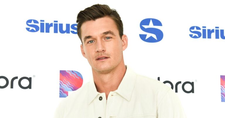 tyler cameron told his house was too small for bachelorette hometown