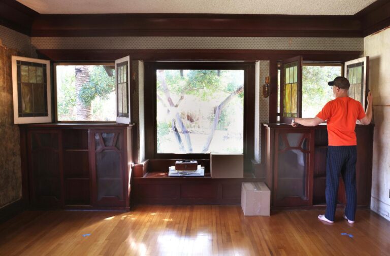1498824 me altadena eaton fire rv life cmh 04