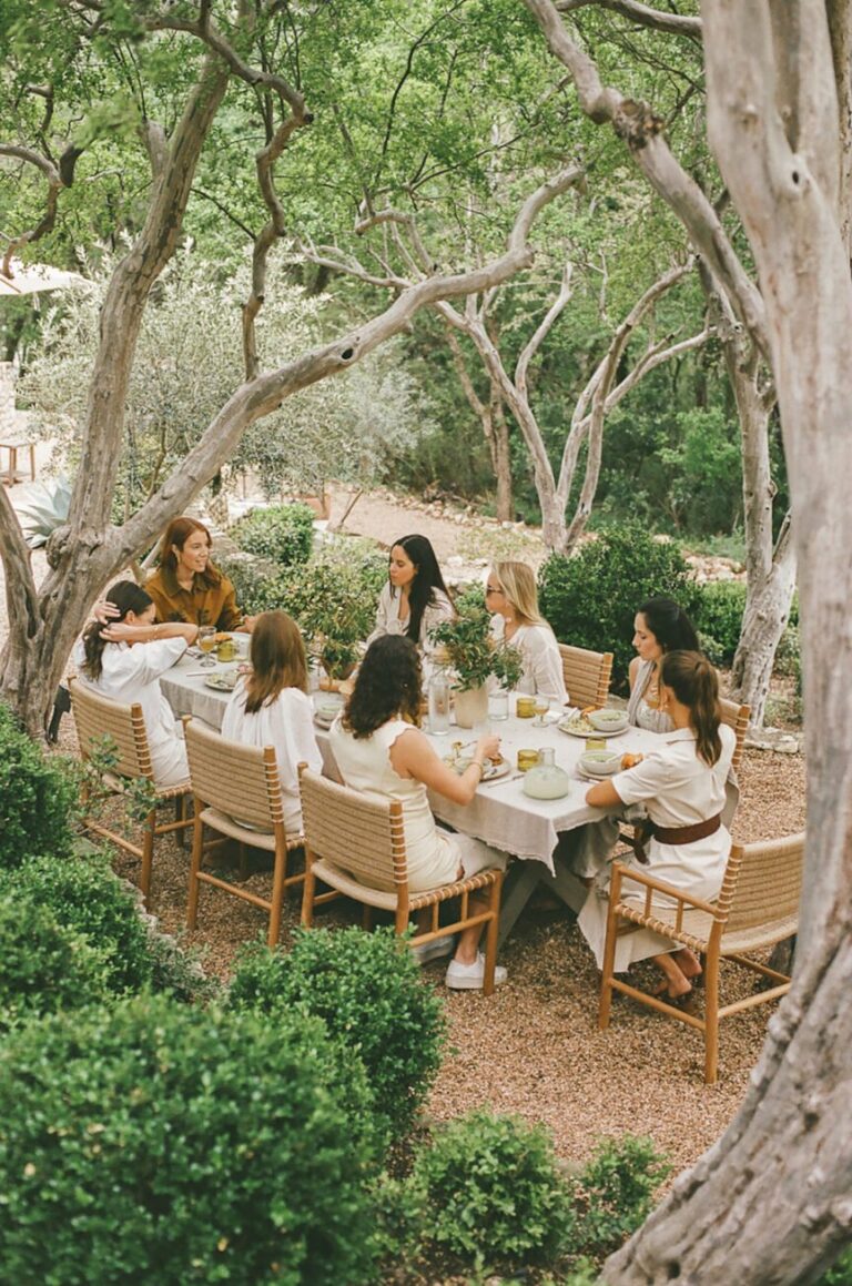 women eating brunch things to do in may 865x1305